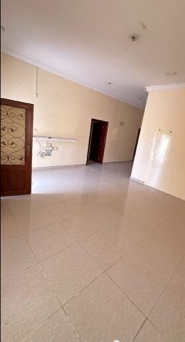 الوكرة فيلا ارضية للبيع