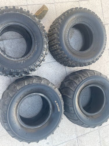 4 snow set and banshee tyres set