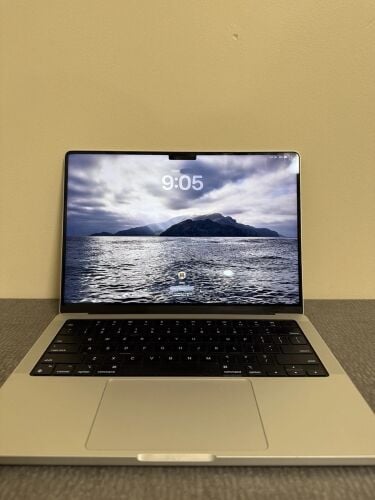 M3 Pro MacBook Pro 14" | 18GB RAM