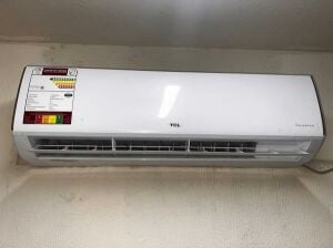 مكيف هواء  بتقنية العاكس سعة