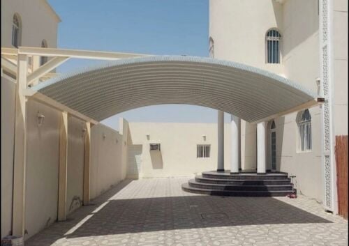 نعمل في مجال مواقف السيارات السري