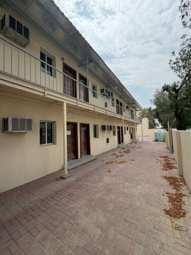 garage + Lai bour camp