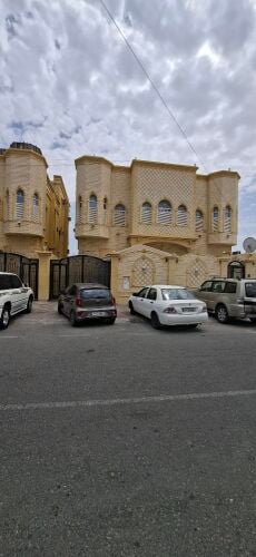 للإيجار شقة أرضية في الريان