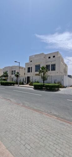 للإيجار فيلا فخمة في لوسيل