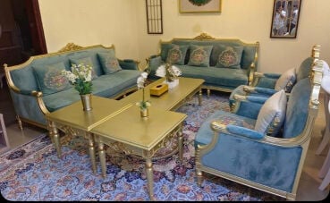 طقم جلوس مع طقم ترابيز 