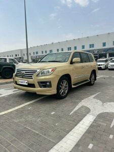 للبيع لكزس ال اكس 570 اس