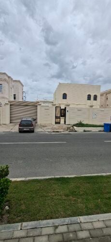 للإيجار فيلا في الدفنة