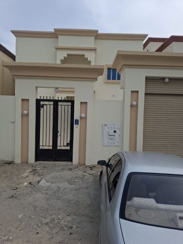 فيلا ام صلال علي  ٨ غرف