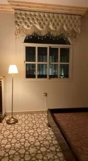 complete bedroom set in excellent