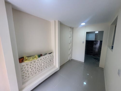 شقه بالخريطيات دور ارضى غرفتين