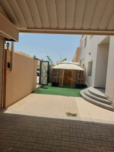 الخيسة فيلا متلاصقة نظيفه