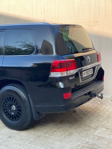LAND CRUISER