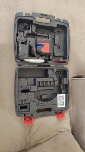 Leveling device