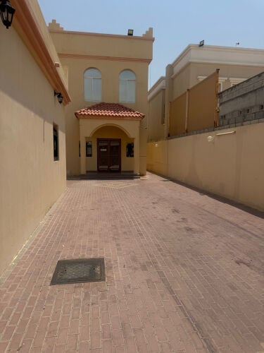 لايجار فيلا بام قرن مجلس خارجي 