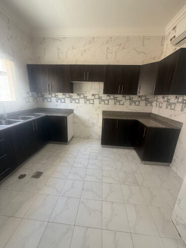 الايجار فيلا داخل مجمع العزيزية 