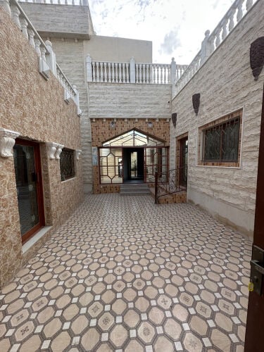 للايجار بيت شعبي معيذر شمالي