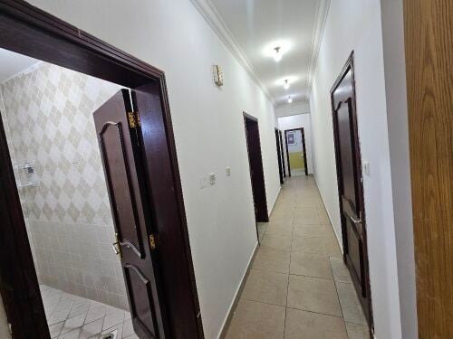 للايجار شقه بن عمران 2غرفه