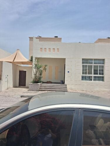 للايجار فيلا أرضية الغانم