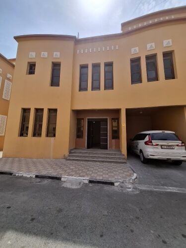 للإيجار فيلا ام صلال علي موظفين