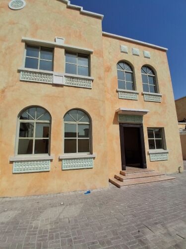 للايجار فيلا عين خالد مكيفة