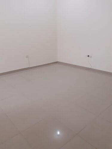 ستوديو بأزغوة شامل وبدون عمولة