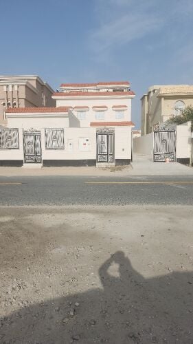 للبيع فيلا بالصخامه جديده