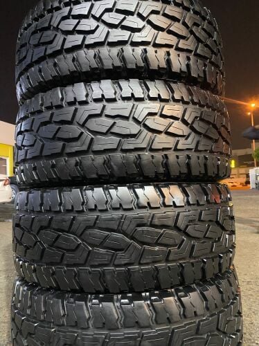 35/12/50/17" tire full fresh