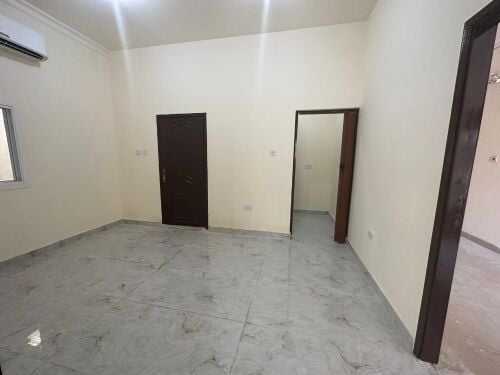 غرفة وصالة ب 2800 بالدحيل