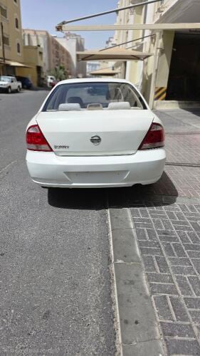 Nissan sunny model 2010