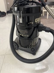 Geepas 25L vacuum cleaner
