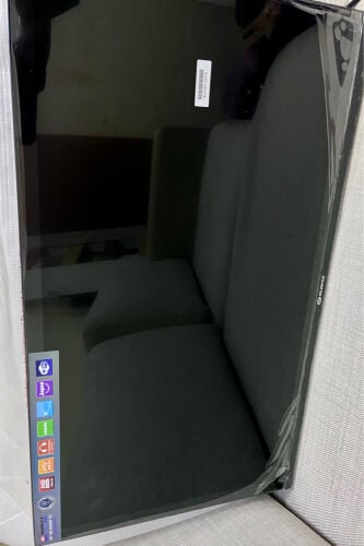 تلفاز وثلاجة ممتازة