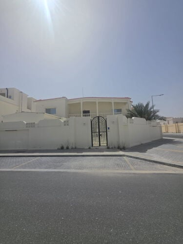 فيلا 850م بالخريطيات كبيره ايجار