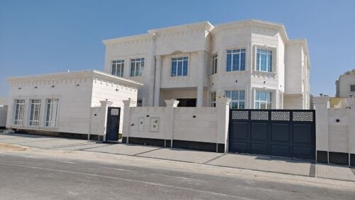 للبيع فيلا جديدة ابوهامور ٩٣٠م