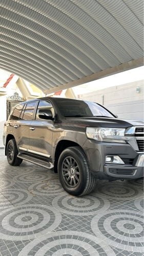 GXR V8 