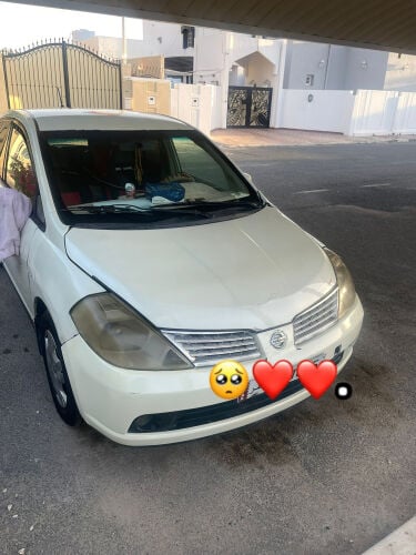nissan tiida 