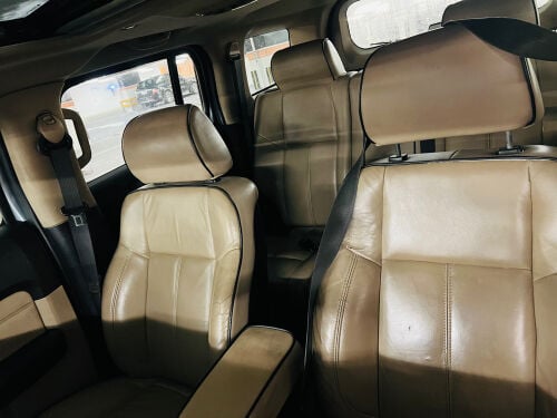     The car is very clean‏