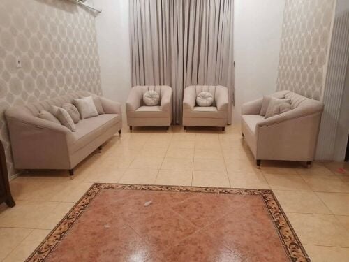 خدمات تنجيد الأرائك والستائر، تغي