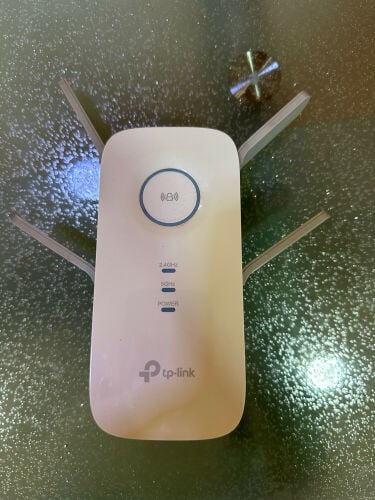 Wi-Fi Range Extender with router 