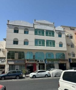 ام غويلينا للبيع عماره تجاري سكني