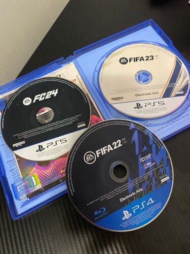 PlayStation 4 and 5 fifa CD 