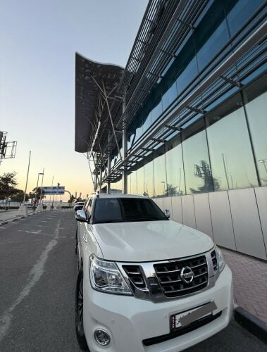 NISSAN JPATROL PLATINUM - pearl whi