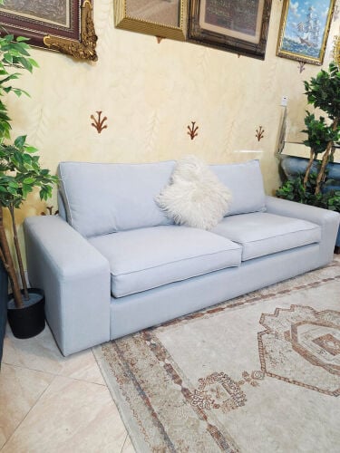 3 sitaer like new sofa