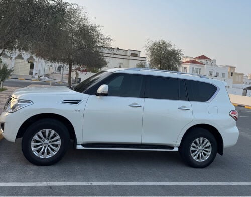 نيسان 