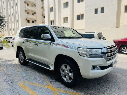 Land Cruiser GXR V8 2011