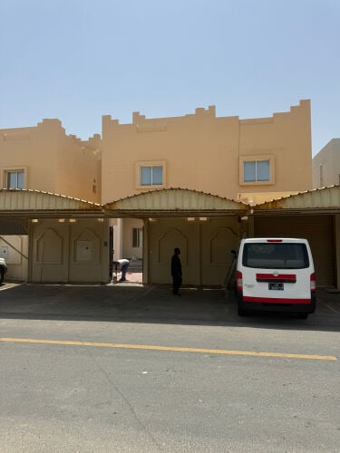 لايجار فيلا بام قرنٍ بالمكيفات 