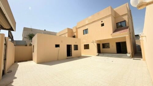 للإيجار فيلا في معيزر الجنوبي