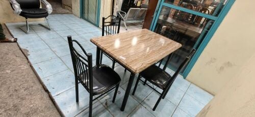 طاولة طعام للبيع