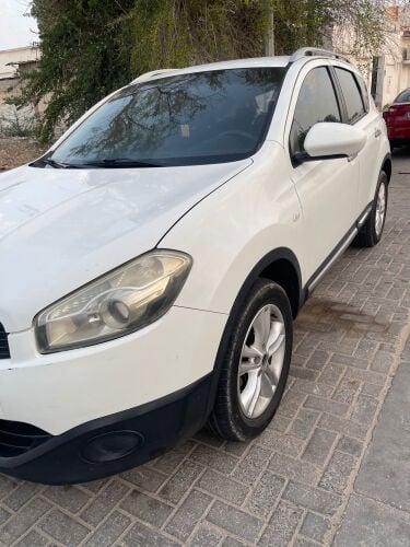 Nissan qashqai 2011 urgent sale
