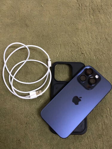iPhone 15 pro 256 GB battery 87