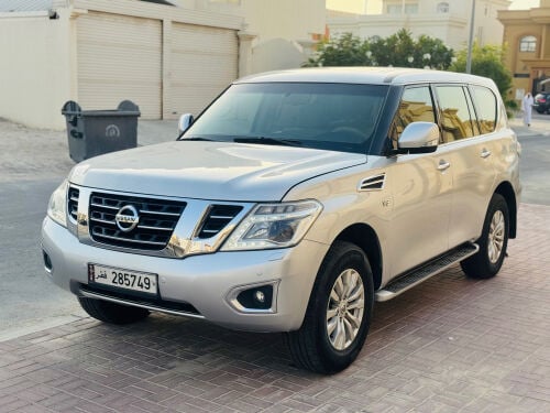 Nissan petrol se full option 